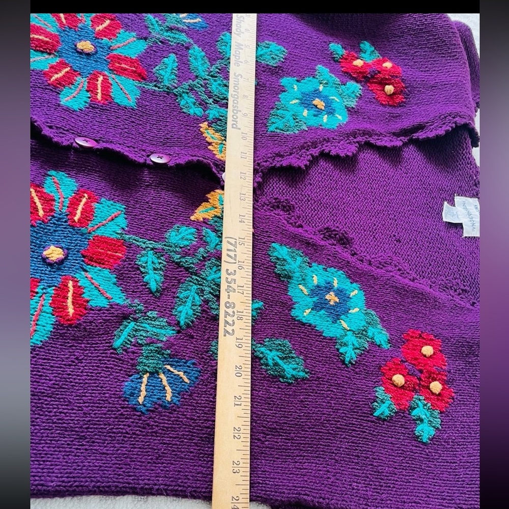 International Knitted by hand embroidery eggplant cardigan size L - Picture 9 of 11